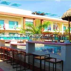 hostel-rio-playa.quintano-roohotels.com/